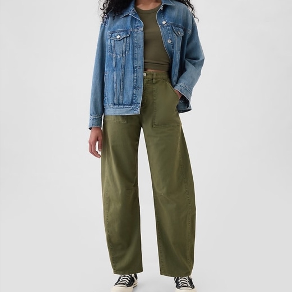 GAP mid rise twill barrel pants size 6